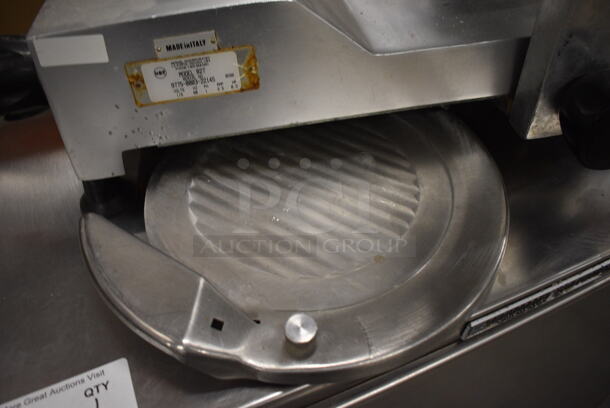 NICE! Berkel Model 827 Stainless Steel Commercial Countertop Meat Slicer w/ Blade Sharpener and Extra Blade Guard. 115 Volts, 1 Phase. 24x20x18 - Image 4 of 7