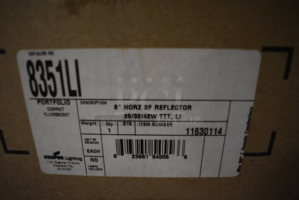 BRAND NEW IN BOX! Horz SF Reflector. 10x10x8 - Image 4 of 6