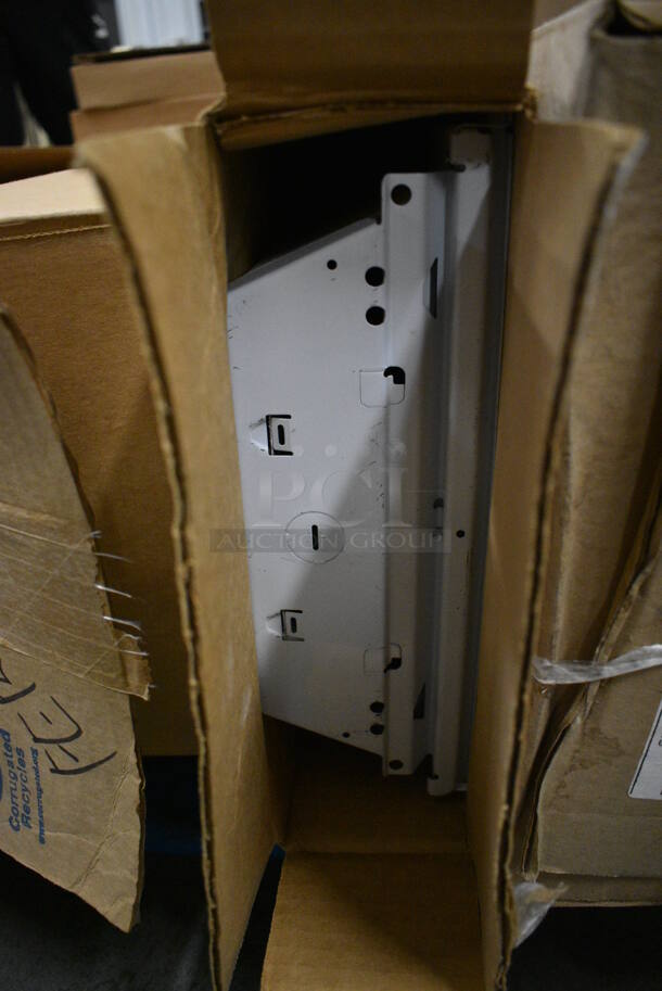 BRAND NEW IN BOX! White Metal Light. 12x4x49.5