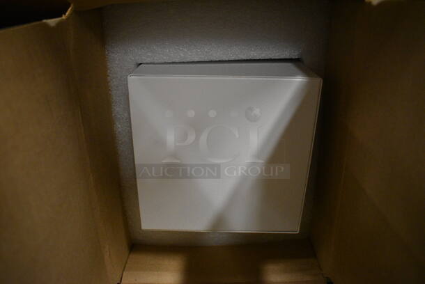 BRAND NEW IN BOX! PMC Lighting WA32 White Metal Light Fixture. 6x6x48