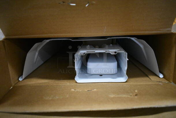 9 BRAND NEW! Columbia KL4-232-U-EU White Metal Light Fixtures. 13.5x4x49.5. 9 Times Your Bid! - Image 4 of 7
