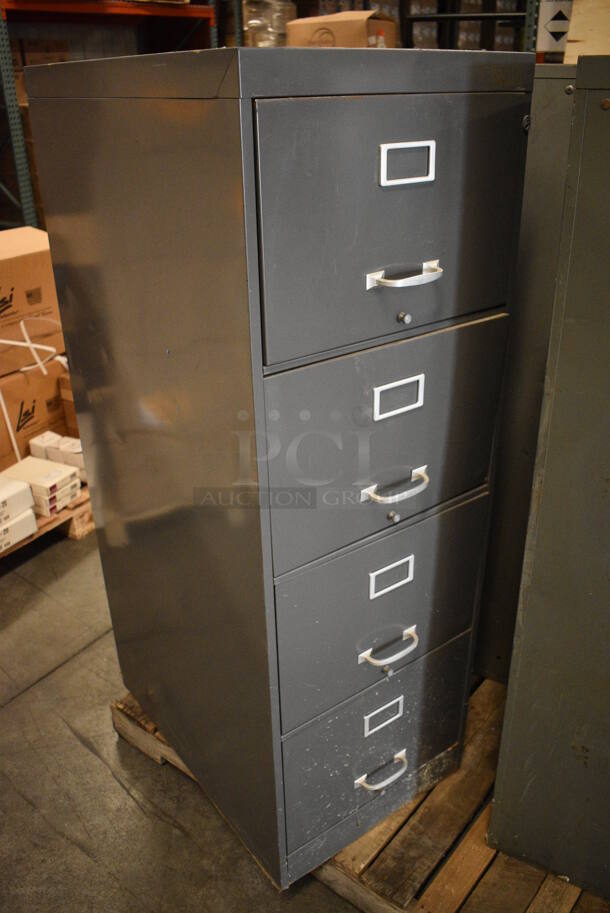 Gray Metal 4 Drawer Filing Cabinet. 18x27x52 - Image 4 of 4