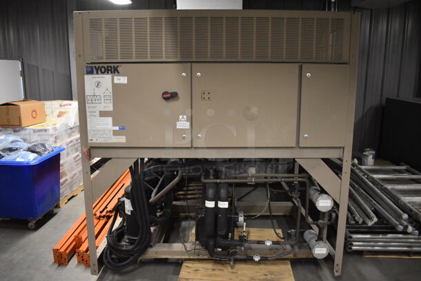 2010 York Johnson Controls Model YLAA0070SE46XCASDTXATXBLXCXX44 Metal Industrial Scroll Chiller. 460 Volts, 3 Phase. 88x115x89