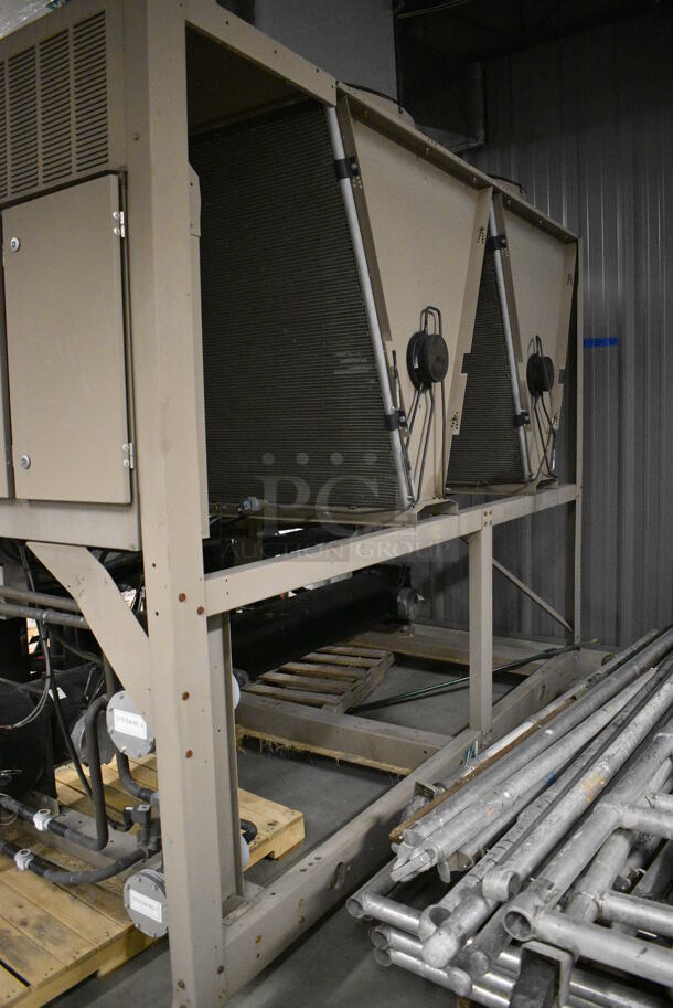 2010 York Johnson Controls Model YLAA0070SE46XCASDTXATXBLXCXX44 Metal Industrial Scroll Chiller. 460 Volts, 3 Phase. 88x115x89 - Image 3 of 9