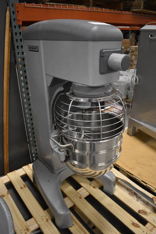 GORGEOUS! Hobart Legacy Model HL300 Metal Commercial Floor Style 30 Quart Planetary Mixer w/ Stainless Steel Mixing Bowl, Bowl Guard and Whisk Attachment. 200-240 Volts, 3 Phase. 24x32x50 - Image 4 of 11