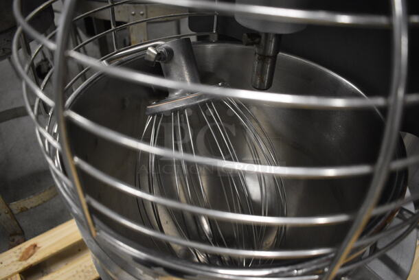 GORGEOUS! Hobart Legacy Model HL300 Metal Commercial Floor Style 30 Quart Planetary Mixer w/ Stainless Steel Mixing Bowl, Bowl Guard and Whisk Attachment. 200-240 Volts, 3 Phase. 24x32x50 - Image 6 of 11