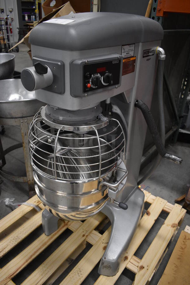 GORGEOUS! Hobart Legacy Model HL300 Metal Commercial Floor Style 30 Quart Planetary Mixer w/ Stainless Steel Mixing Bowl, Bowl Guard and Whisk Attachment. 200-240 Volts, 3 Phase. 24x32x50 - Image 10 of 11