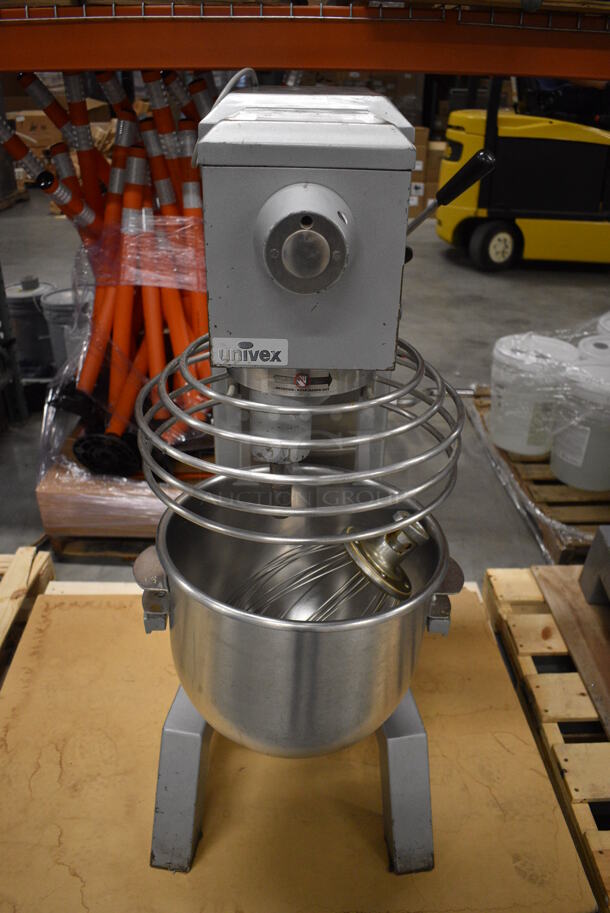 BEAUTIFUL! Univex Model SRM30 Metal Commercial Floor Style 30 Quart Planetary Mixer w/ Stainless Steel Mixing Bowl, Bowl Guard and Whisk Attachment. 115 Volts, 1 Phase. 22x34x50 - Image 2 of 12