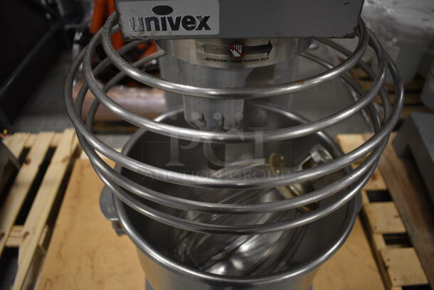 BEAUTIFUL! Univex Model SRM30 Metal Commercial Floor Style 30 Quart Planetary Mixer w/ Stainless Steel Mixing Bowl, Bowl Guard and Whisk Attachment. 115 Volts, 1 Phase. 22x34x50 - Image 11 of 12