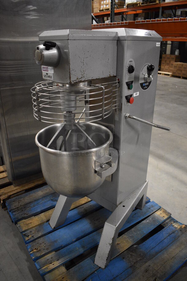 BEAUTIFUL! Univex Model SRM30 Metal Commercial Floor Style 30 Quart Planetary Mixer w/ Stainless Steel Mixing Bowl, Bowl Guard and Paddle Attachment. 115 Volts, 1 Phase. 22x34x50 - Image 2 of 11