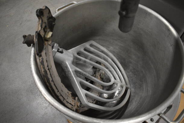 STUNNING! Hobart Model L-800 Metal Commercial Floor Style 80 Quart Planetary Mixer w/ Stainless Steel Mixing Bowl, Bowl Adaptor, Mixing Bowl Dolly and Paddle Attachment. 208 Volts, 3 Phase. 28x40x56 - Image 8 of 12