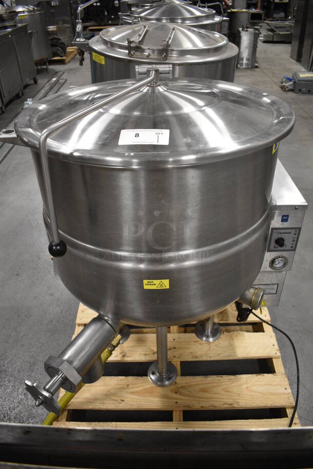 GORGEOUS! Cleveland Model KGL-40 Stainless Steel Commercial Natural Gas Powered Floor Style 40 Gallon Steam Kettle. 140,000 BTU. 31x45x44 - Image 2 of 12