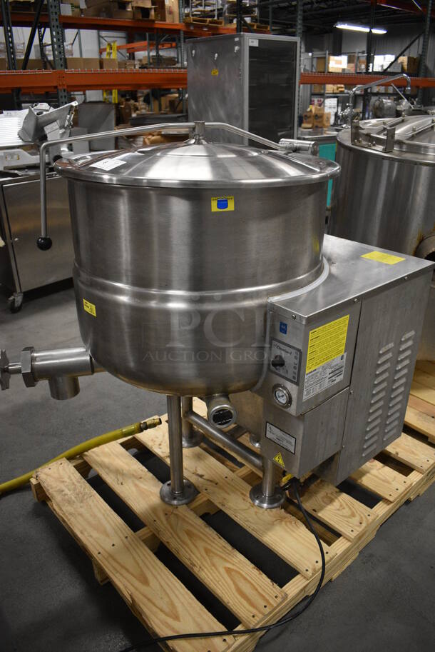 GORGEOUS! Cleveland Model KGL-40 Stainless Steel Commercial Natural Gas Powered Floor Style 40 Gallon Steam Kettle. 140,000 BTU. 31x45x44 - Image 3 of 12