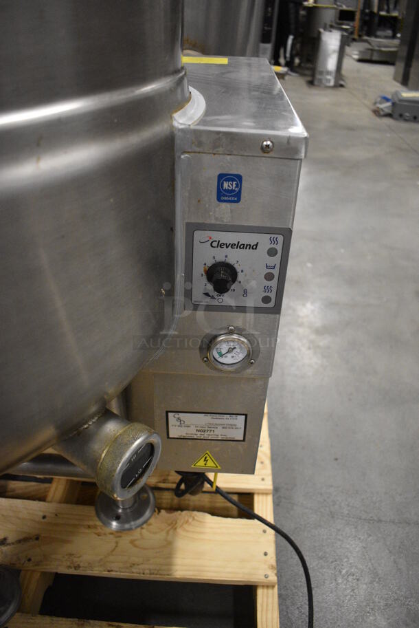 GORGEOUS! Cleveland Model KGL-40 Stainless Steel Commercial Natural Gas Powered Floor Style 40 Gallon Steam Kettle. 140,000 BTU. 31x45x44 - Image 4 of 12