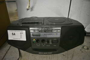 Sony CFD-V15 CD Radio Cassette Corder. 16x9x6