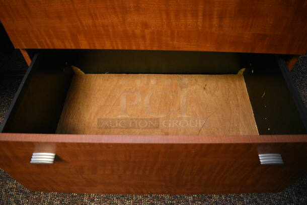 Wood Pattern 2 Drawer Filing Cabinet. 29x21x28.5 - Image 4 of 4