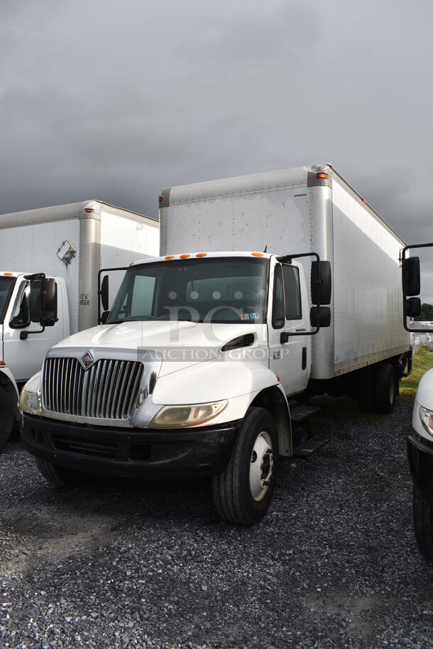 2005 International Model 4200 SBA 4X2 26' Box Truck w/ Fold Out Aluminum Liftgate, 2 Etrack Strapping Rails and Instruction Manual. VIN 1HTMPAFL36H219889. Odometer Reads 265,783. Vehicle Runs and Drives! Title Is Free and Clear. See Lots 2-3 For Additional Pictures! - Image 1 of 11