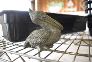 8 Pelican Figurines. 4.5x2.5x4. 8 Times Your Bid!