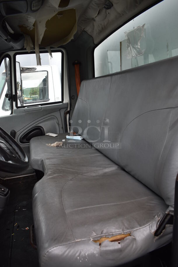 2005 International Model 4200 SBA 4X2 26' Box Truck w/ Fold Out Aluminum Liftgate, 2 Etrack Strapping Rails and Instruction Manual. VIN 1HTMPAFL36H219889. Odometer Reads 265,783. Vehicle Runs and Drives! Title Is Free and Clear. See Lots 2-3 For Additional Pictures! - Image 5 of 11