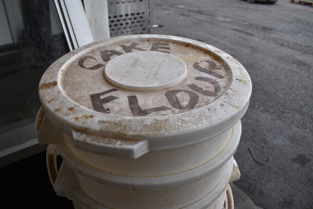 7 White Poly Trash Cans w/ 7 Lids. 16x18x17. 7 Times Your Bid! - Image 3 of 5