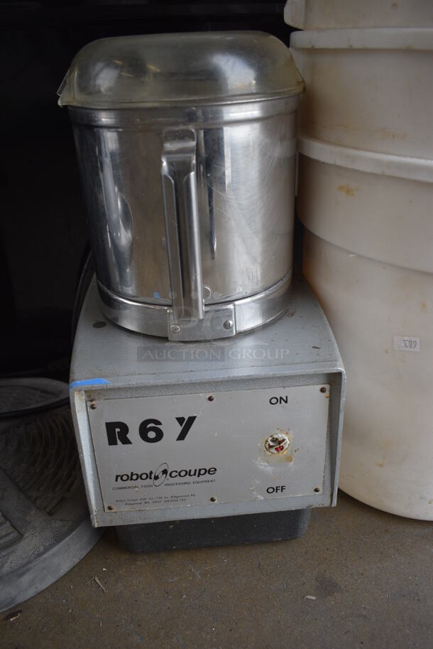 GREAT! Robot Coupe Model R6Y Metal Commercial Countertop Food Processor w/ S Blade. Unit Needs a New Switch. 115 Volts, 1 Phase. 10x12x22. Tested and Working!