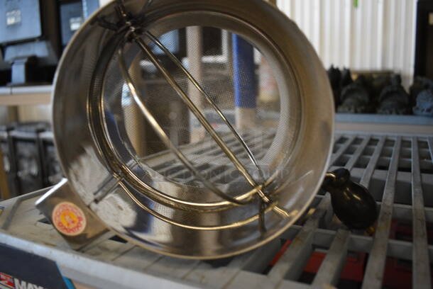 Stainless Steel Commercial Flour Sifter. 8x8x6.5 - Image 2 of 3