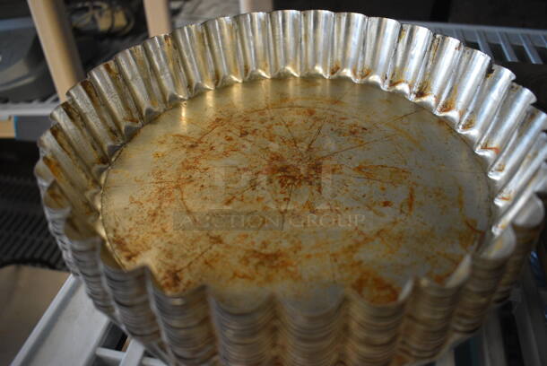 18 Metal Baking Pans. 10x10x2. 18x Your Bid! - Image 3 of 4