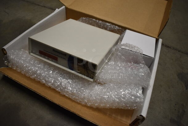 Ademco Model CIA Power Adaptor Box. WITH ORIGINAL BOX!. 6x6x1.5 - Image 3 of 5