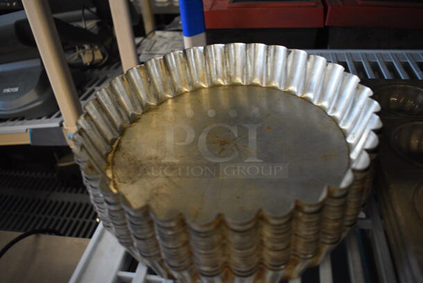 18 Metal Baking Pans. 10x10x2. 18x Your Bid! - Image 4 of 4