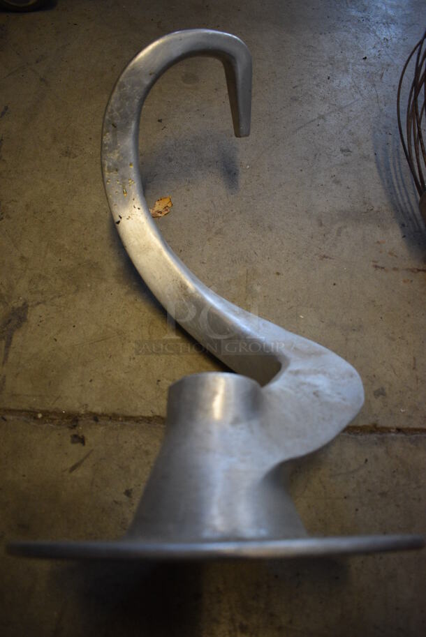 Hobart Model L800 Commercial Floor Style 80 Quart Mixer w/Stainless Steel Mixing Bowl and Dough Hook, Whisk, and Beater Paddle Attachments. Planetary Drive Shaft Needs Repaired. 220 Volt, 3 Phase. 29x41x56. - Image 5 of 11