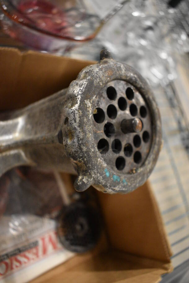 Metal Commercial Meat Grinder. 7x4x13 - Image 5 of 6