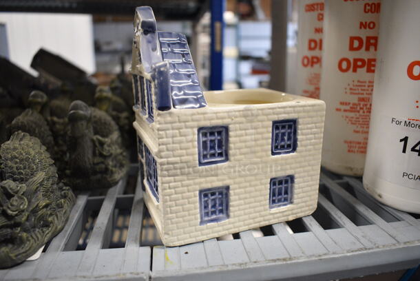 5 Ceramic Decorative Amsterdam Houses. 3.5x4.5x6. 5x Your Bid - Image 3 of 6