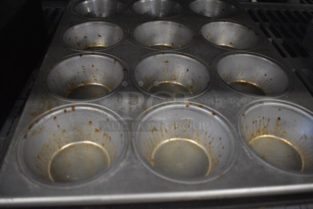 4 Metal Muffin/Cupcake Baking Pans. 4x Your Bid! 17x13x1.5 - Image 2 of 2