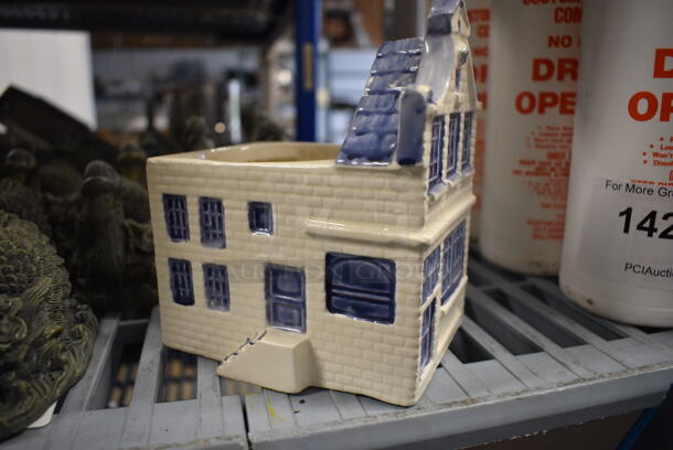 5 Ceramic Decorative Amsterdam Houses. 3.5x4.5x6. 5x Your Bid - Image 4 of 6