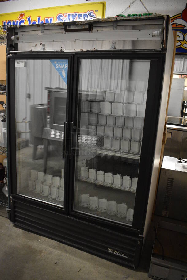 NICE! True Model GDM-49 Metal Commercial 2 Door Reach In Cooler Merchandiser w/ Poly Coated Racks and Drink Sliders. 115 Volts, 1 Phase. 54x31x79. Tested and Working! - Image 2 of 7