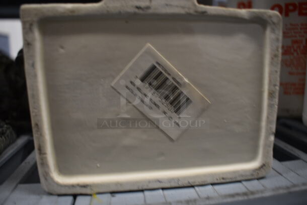 5 Ceramic Decorative Amsterdam Houses. 3.5x4.5x6. 5x Your Bid - Image 6 of 6