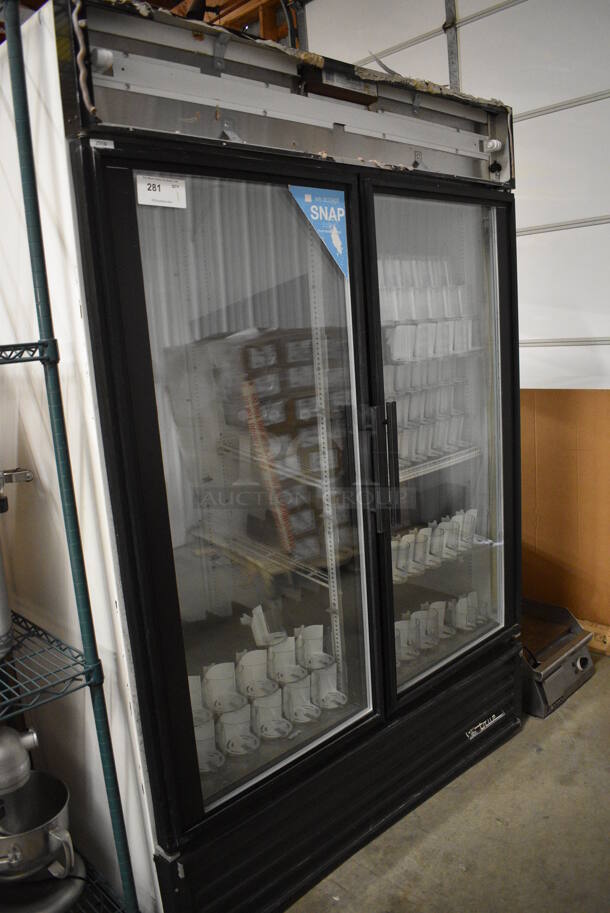 NICE! True Model GDM-49 Metal Commercial 2 Door Reach In Cooler Merchandiser w/ Poly Coated Racks and Drink Sliders. 115 Volts, 1 Phase. 54x31x79. Tested and Working! - Image 3 of 7