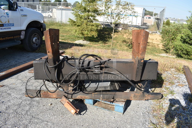 Metal Commercial Steel Fold Up Liftgate for Box Truck. Unit Was Pulled Off Of A Working Box Truck To Be Used As A Back Up. Unit Was In Working Condition When Removed! - Image 2 of 10