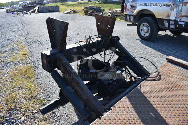 Metal Commercial Steel Fold Up Liftgate for Box Truck. Unit Was Pulled Off Of A Working Box Truck To Be Used As A Back Up. Unit Was In Working Condition When Removed! - Image 4 of 10
