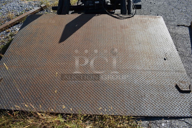 Metal Commercial Steel Fold Up Liftgate for Box Truck. Unit Was Pulled Off Of A Working Box Truck To Be Used As A Back Up. Unit Was In Working Condition When Removed! - Image 6 of 10