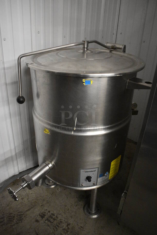 WOW! Cleveland Model KEL-25 Stainless Steel Commercial Floor Style 25 Gallon Kettle. 200-240 Volts, 1/3 Phase. 36x26x40. Tested and Working! - Image 2 of 10