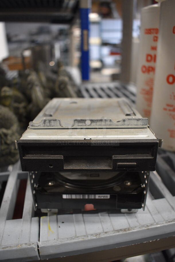 5 Western Digital Hard Drives. 4x6x1. 5x Your Bid@ - Image 2 of 6