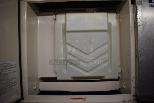 GREAT! Manitowoc Model SY0454A Stainless Steel Commercial Air Cooled Ice Head on Manitowoc Model B57S Stainless Steel Ice Bin. 115 Volts, 1 Phase. 30x33x72 - Image 5 of 7