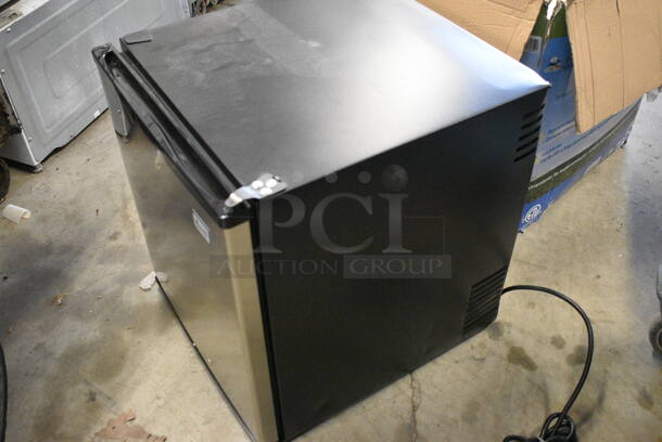IN ORIGINAL BOX! Avanti Model SHP1702SS Mini Refrigerator. 17x19x21. Tested and Does Not Power On - Image 3 of 10