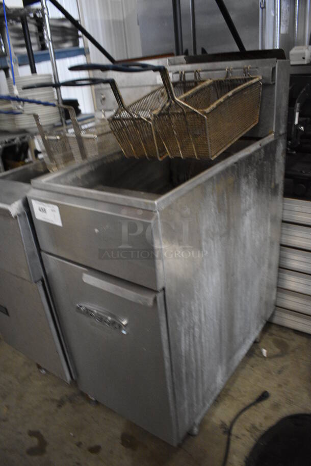 NICE! Imperial Model IFS-40 Stainless Steel Commercial Natural Gas Powered Deep Fat Fryer w/ 2 Metal Fry Baskets. 105,000 BTU. 15.5x31x46 - Image 3 of 7