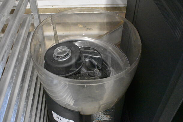 NICE! Vita-Mix Model VM0126 Metal Commercial Countertop Drink Mixer Machine. 15x17x27. Tested and Working! - Image 4 of 11