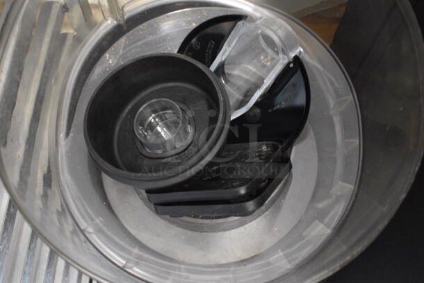 NICE! Vita-Mix Model VM0126 Metal Commercial Countertop Drink Mixer Machine. 15x17x27. Tested and Working! - Image 8 of 11