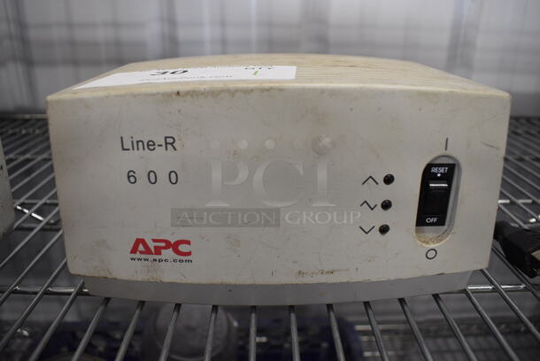 APC Line-R 600 Model LE600 Voltage Regulator. 110/120 Volt. 8.5x5.5x4.5