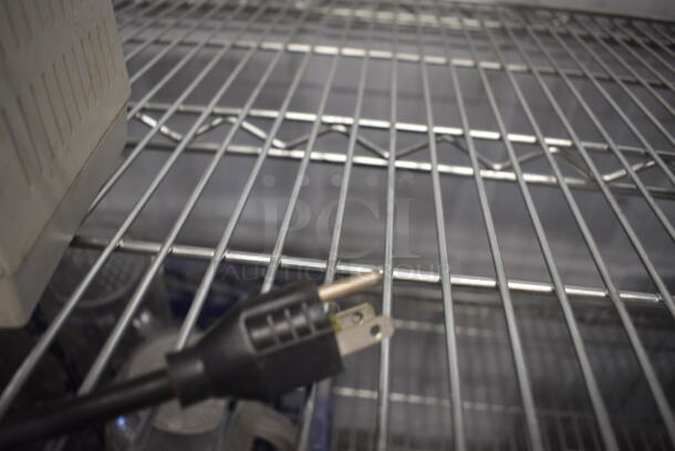 APC Line-R 600 Model LE600 Voltage Regulator. 110/120 Volt. 8.5x5.5x4.5 - Image 6 of 6