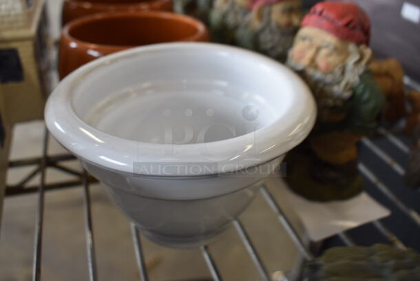 4 Various Items; Duck Figurine and 3 Bowls. Includes 4.5x4.5x3. 4 Times Your Bid! - Image 5 of 5